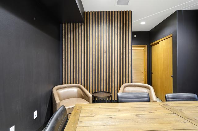 Meeting room lounge